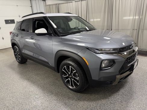 Used 2021 Chevrolet TrailBlazer ACTIV w/ Sun and Liftgate Package image 3
