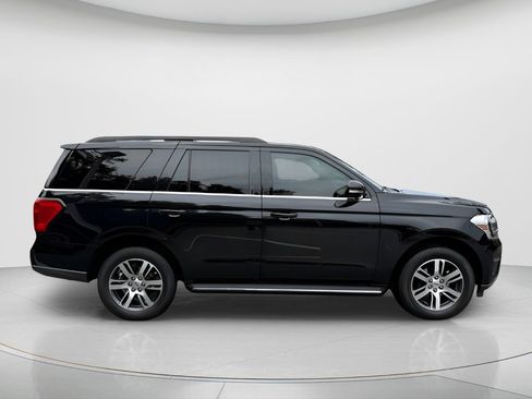 Used 2022 Ford Expedition XLT AWD/4WD image 4