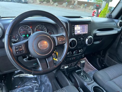 Used 2012 Jeep Wrangler Sahara w/ Connectivity Group AWD/4WD image 23