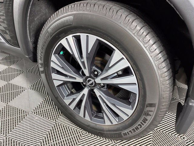 Used 2023 Nissan Rogue SV w/ SV Premium B Package FWD image 15