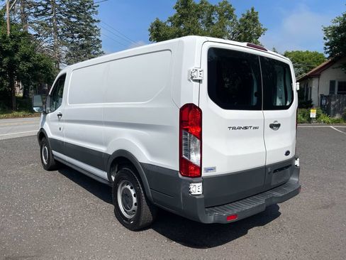 Used 2018 Ford Transit 250 130 Low Roof RWD image 4