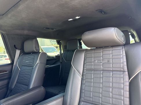 Used 2022 Cadillac Escalade Sport Platinum w/ Heavy-Duty Trailer Package image 16