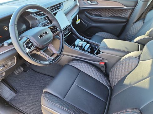 New 2025 Jeep Grand Cherokee L Summit AWD/4WD image 11