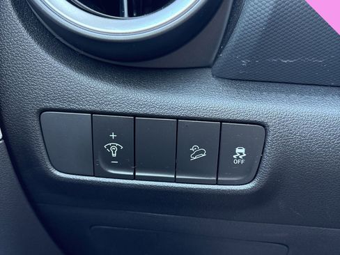 Certified 2023 Hyundai Kona SEL w/ Convenience Package image 9