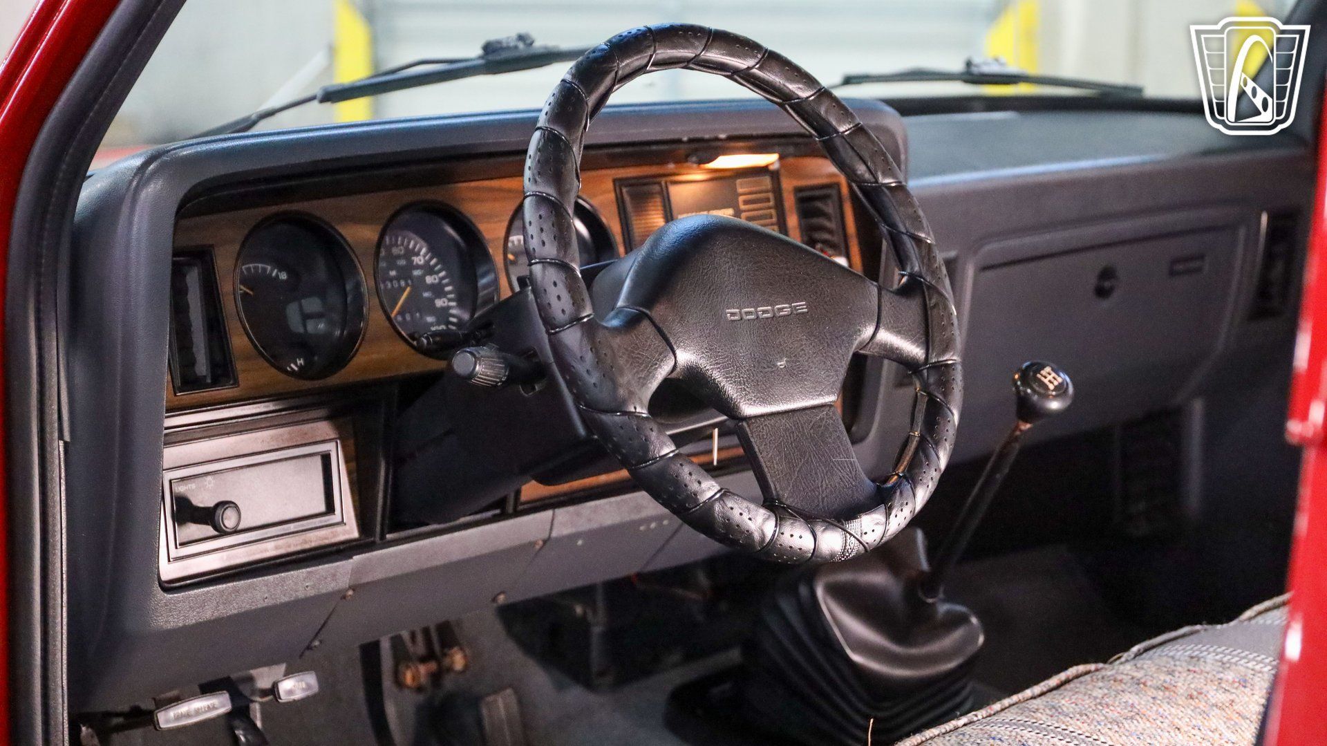 Used 1992 Dodge D/W Truck 150 RWD image 14