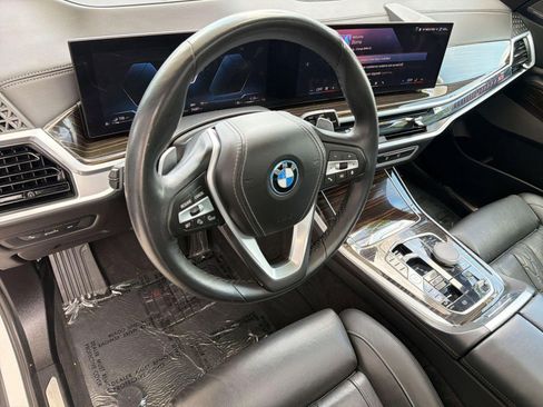 Used 2025 BMW X5 xDrive50e AWD/4WD image 4