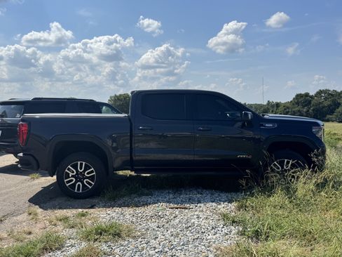 Used 2023 GMC Sierra 1500 AT4 w/ AT4 Premium Package AWD/4WD image 1