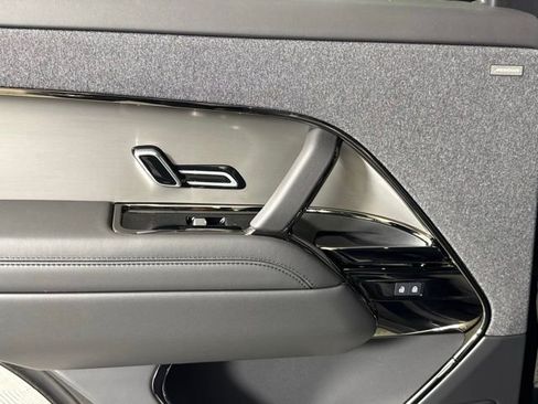 Used 2026 Land Rover Range Rover Sport SE AWD/4WD image 24