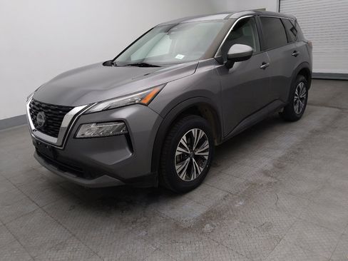 Used 2023 Nissan Rogue SV image 2