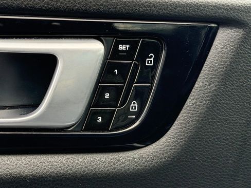 Used 2021 Porsche Cayenne image 18