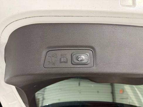 Used 2015 Lincoln MKC AWD w/ Equipment Group 102A Reserve image 9