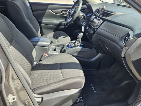Used 2020 Nissan Rogue S image 11