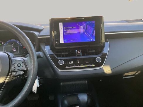 Used 2026 Toyota Corolla LE FWD image 7