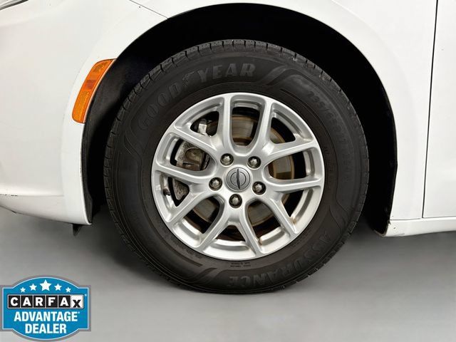Used 2021 Chrysler Pacifica Touring-L FWD image 31