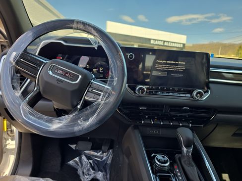 New 2026 GMC Canyon Elevation AWD/4WD image 11
