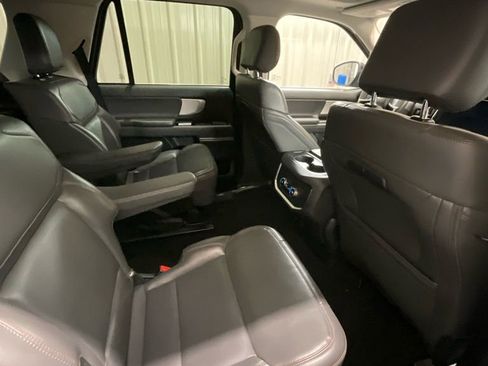 Used 2025 Ford Expedition Active image 14