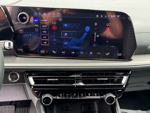 New 2026 Chevrolet Traverse LT w/ Driver Confidence Package FWD image 29