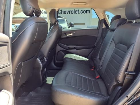 Used 2017 Ford Edge SE FWD image 10