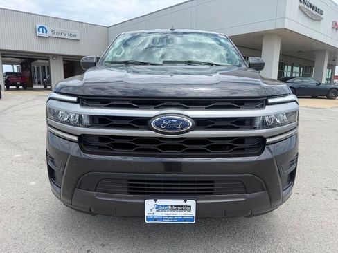 Used 2024 Ford Expedition XLT RWD image 8