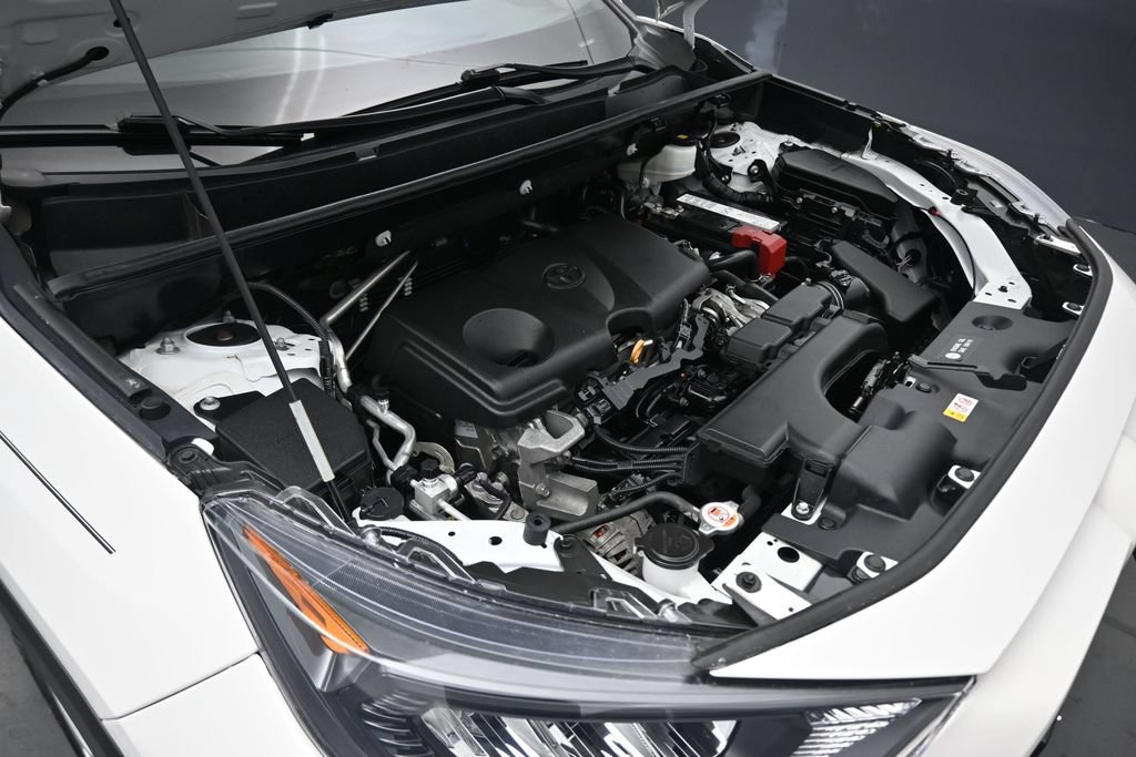 Used 2019 Toyota RAV4 LE FWD image 43