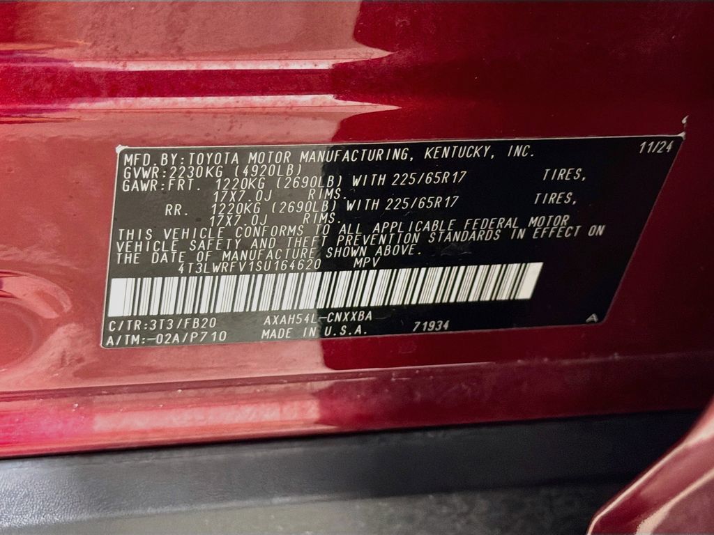 Used 2025 Toyota RAV4 LE AWD/4WD image 31