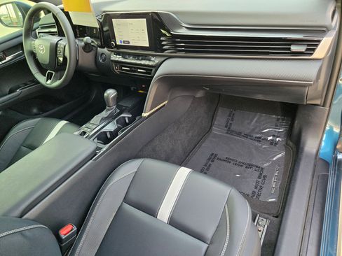 Used 2025 Toyota Camry SE w/ Convenience Package FWD image 25