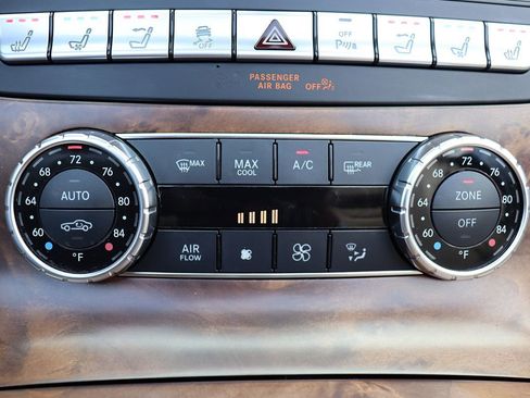 Used 2017 Mercedes-Benz SL 550 w/ Driver Assistance Package image 28