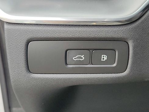 Used 2025 Volvo XC60 T8 Core w/ Protection Package Premier image 22