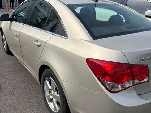 Used 2016 Chevrolet Cruze LT FWD image 8