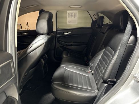 Used 2020 Ford Edge SEL image 22