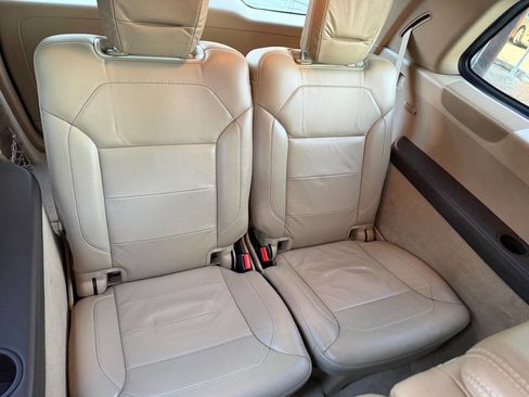 Used 2014 Mercedes-Benz GL 550 4MATIC image 7