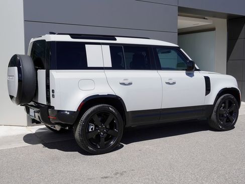 New 2026 Land Rover Defender 110 X-Dynamic SE AWD/4WD image 4