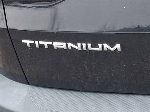 Used 2022 Ford Escape Titanium image 32