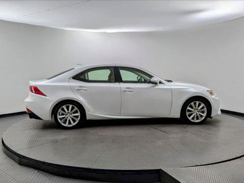 Used 2016 Lexus IS 200t image 9