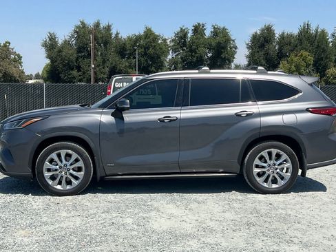 Used 2023 Toyota Highlander Limited AWD/4WD image 6