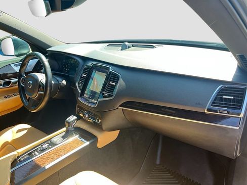 Used 2017 Volvo XC90 T6 Momentum w/ Vision Package AWD/4WD image 32
