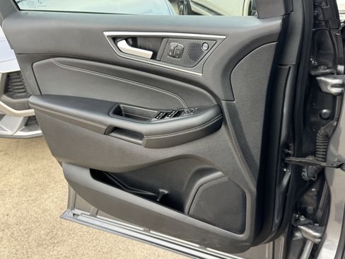 Certified 2024 Ford Edge Titanium image 24