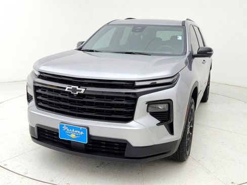Used 2025 Chevrolet Traverse LT w/ Midnight/Sport Edition image 1