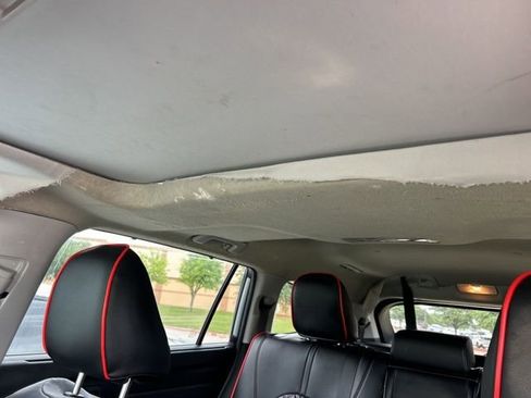 Used 2023 Toyota Highlander XLE FWD image 14