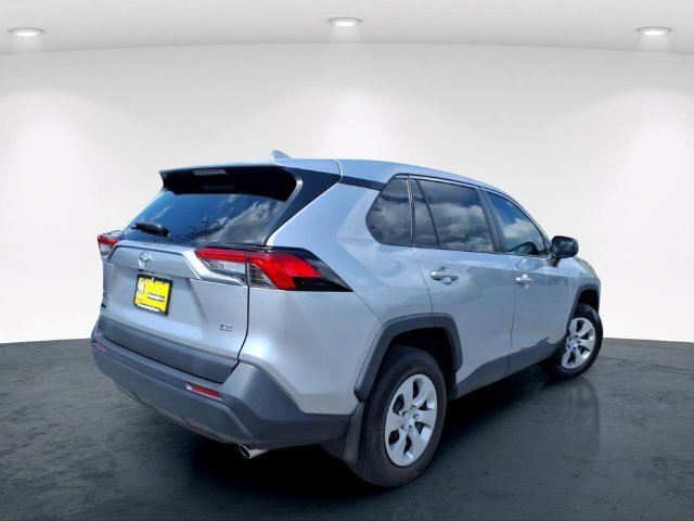 Used 2024 Toyota RAV4 LE FWD image 8