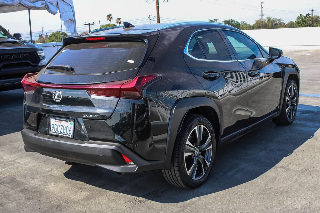 Used 2023 Lexus UX 250h FWD w/ Accessory Package (Z2) image 9