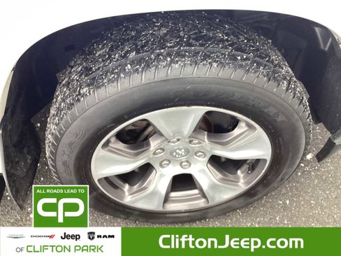 Used 2020 RAM 1500 Laramie image 32