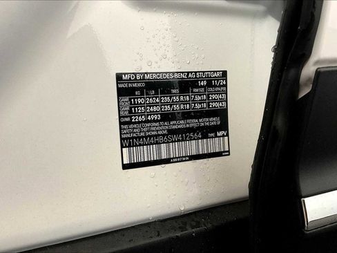 New 2025 Mercedes-Benz GLB 250 4MATIC image 13