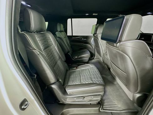 Used 2024 Cadillac Escalade ESV Sport Platinum w/ LPO, ONYX Package AWD/4WD image 37