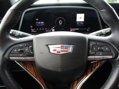 Used 2024 Cadillac Escalade Luxury image 15