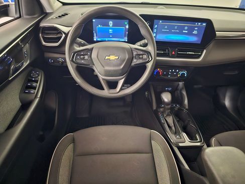 Used 2024 Chevrolet TrailBlazer LT w/ Driver Confidence Package FWD image 7