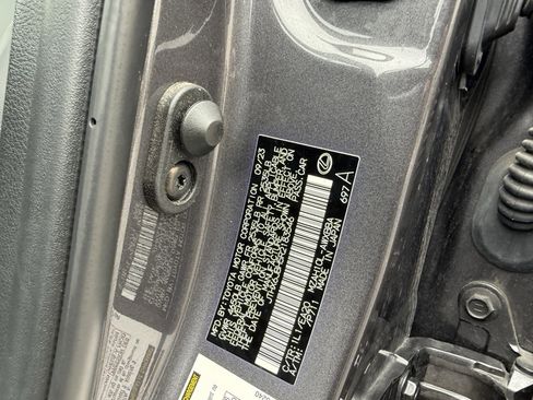 Used 2024 Lexus UX 250h FWD image 27