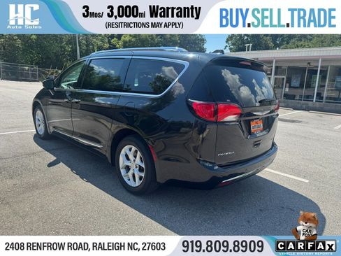 Used 2020 Chrysler Pacifica Limited FWD image 3