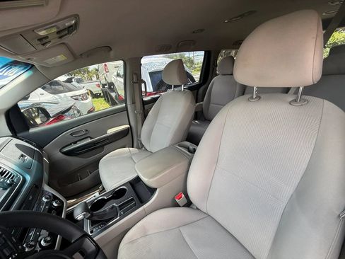 Used 2021 Kia Sedona LX FWD image 13