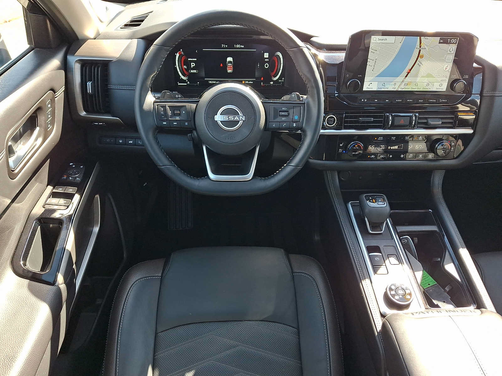 Used 2024 Nissan Pathfinder Platinum w/ Cargo Package AWD/4WD image 14